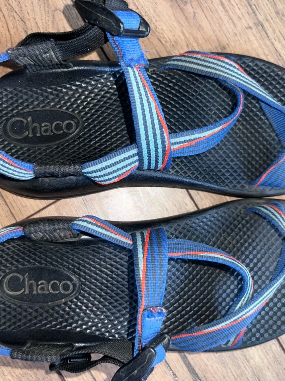 Chaco Kids Z1 EcoTread Sport Sandals Blue Striped Size 4 Big Kid Hiking Shoes